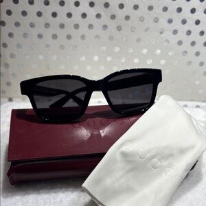 Gucci Black Square Sunglasses Brand New Authentic